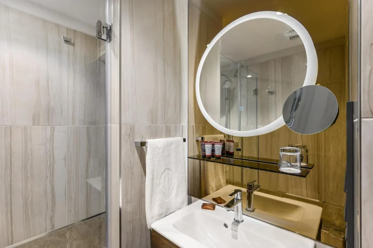 Emerald Hotel By Continental Group Budapeşte