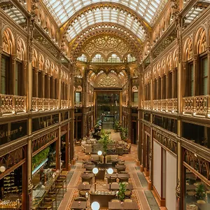 Parisi Udvar Budapest, Part Of Hyatt Otel