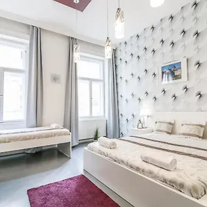  Apartman Real Hegedű